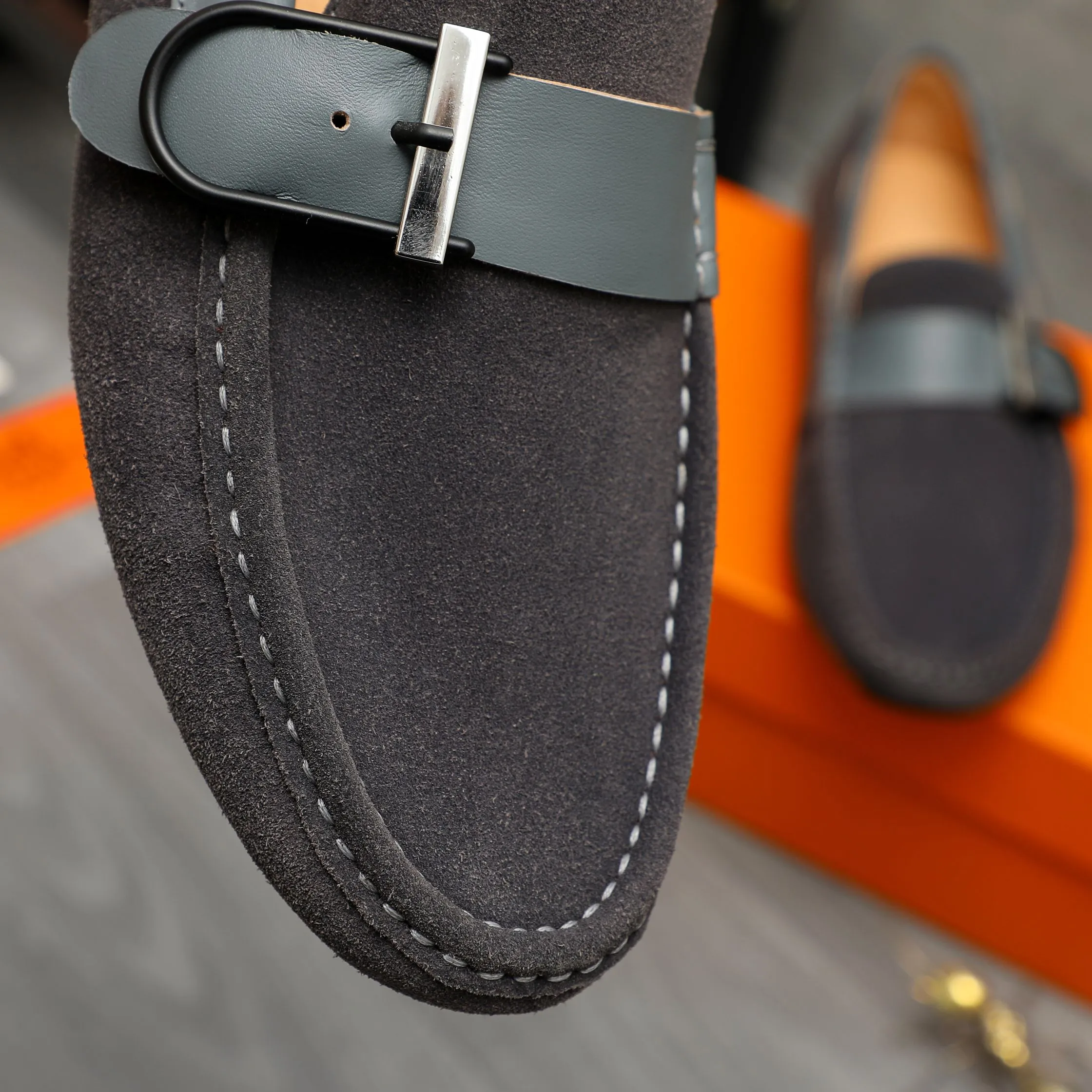 P380 Product trademark: HERMES "Hermes" casual slip-on men's shoes Regular size: 38-44 Product material: Selected frosted cowhide upper, pigskin lining, rubber outsole